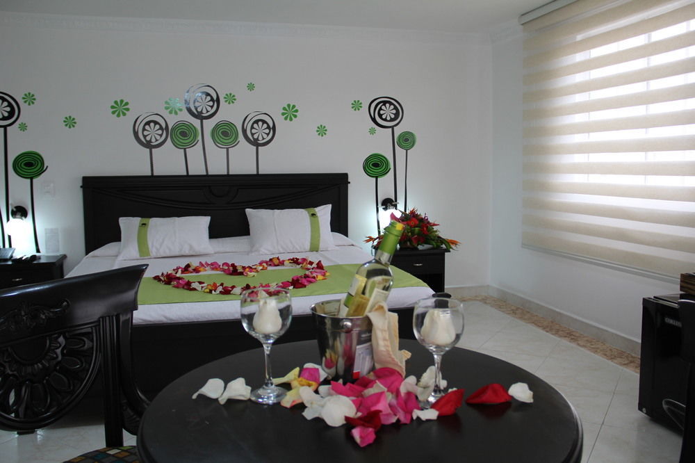 Azor Hotel Cali Versalles ภายนอก รูปภาพ